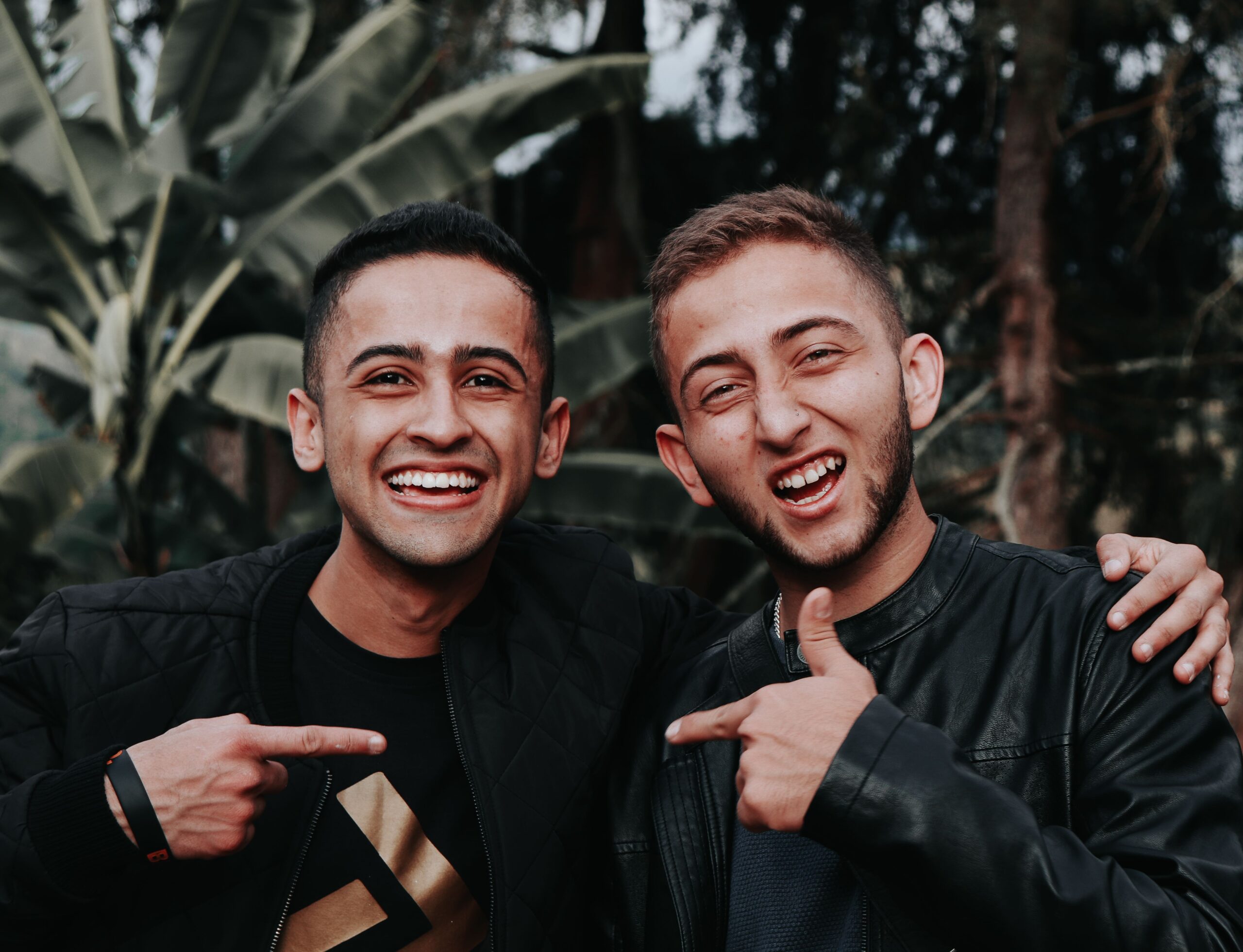 pexels-johantoro21-men-friends Shoulder to Shoulder